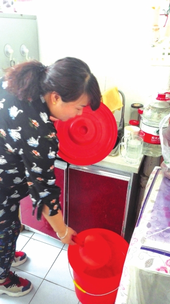 供水設(shè)備出現(xiàn)問題 民眾出現(xiàn)飲水困難